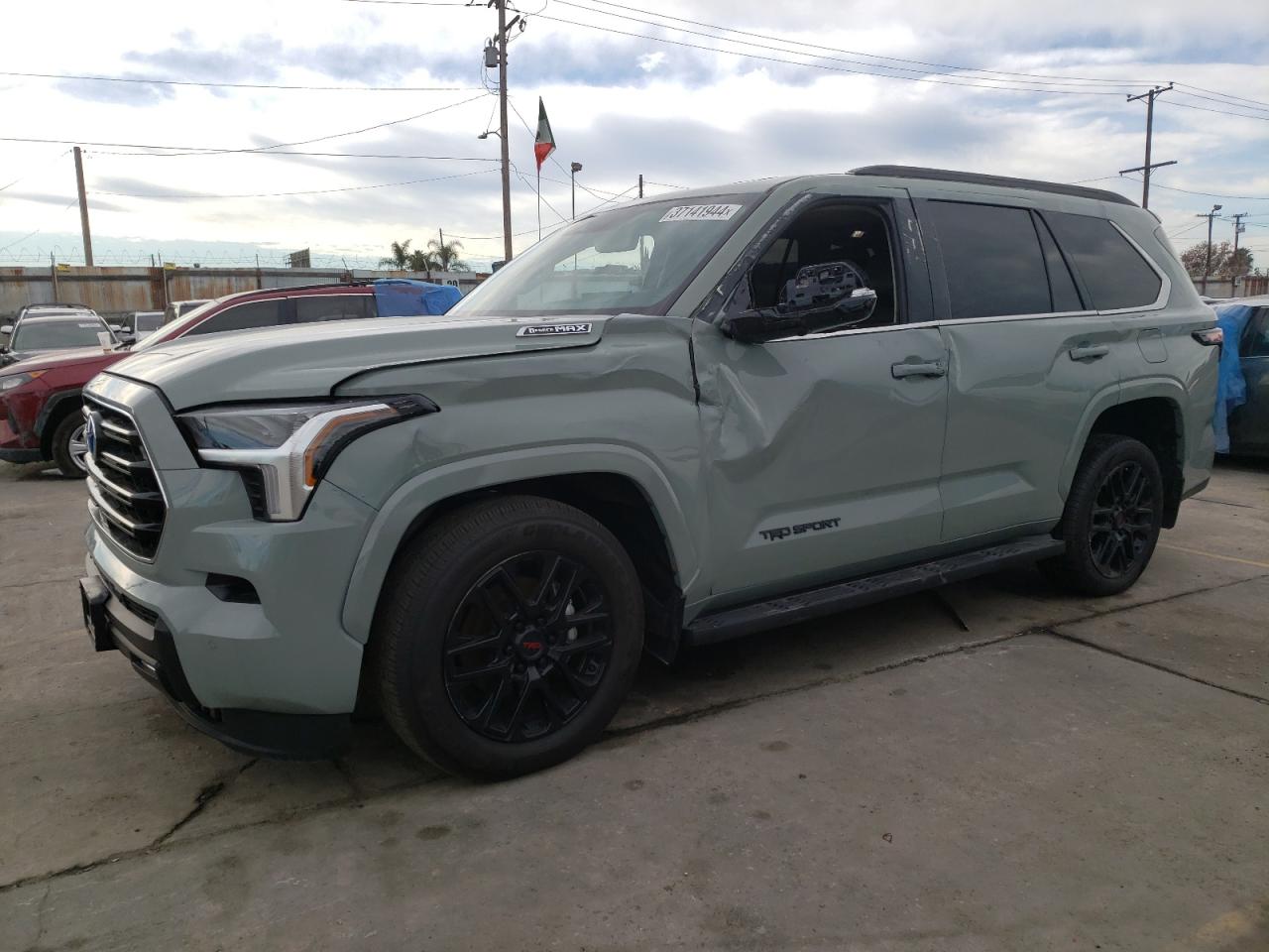 Изображение 2023 TOYOTA SEQUOIA SR5 2023