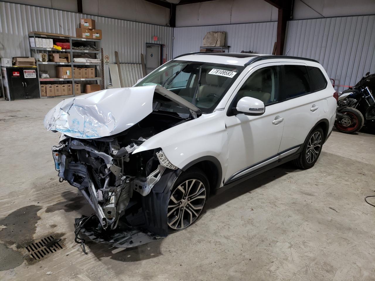 Image 1 of 2016 MITSUBISHI OUTLANDER SE 2016 with VIN JA4AD3A33GZ006023