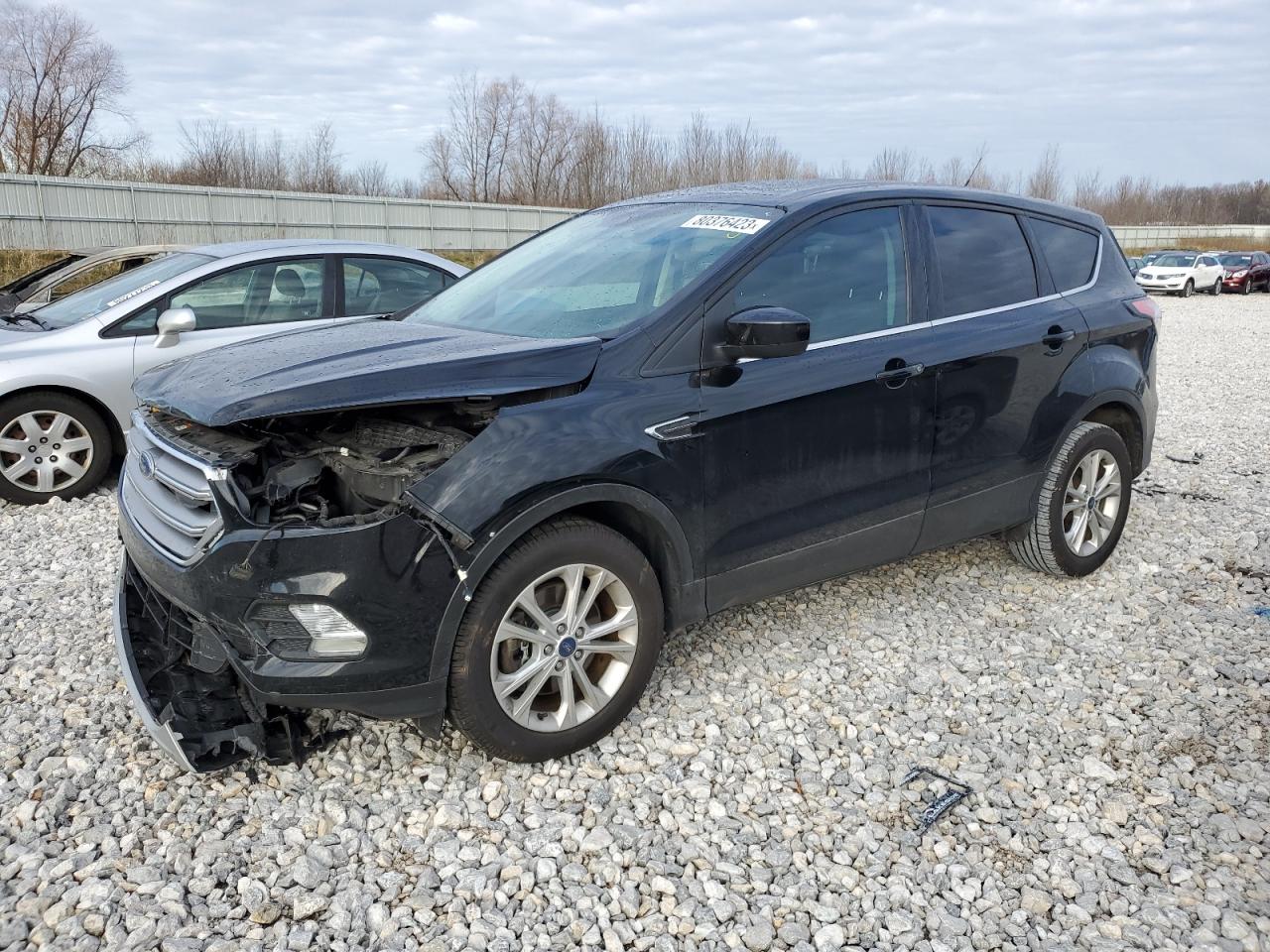 Obraz 1 z 2017 FORD ESCAPE SE 2017 z VIN 1FMCU9GD5HUA60743