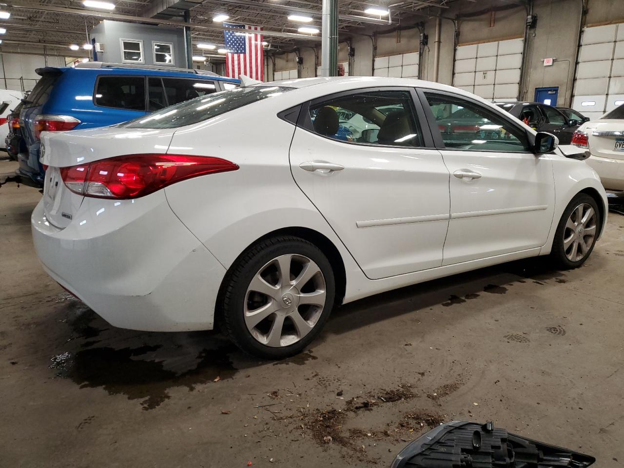 Изображение 3 2013 HYUNDAI ELANTRA GLS 2013 с VIN 5NPDH4AE2DH368684