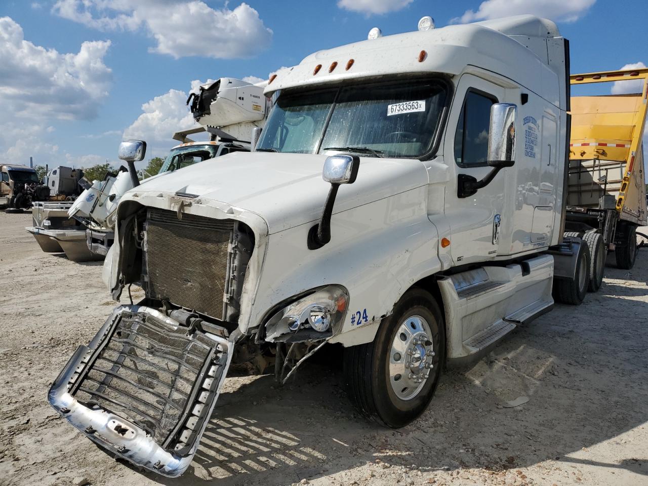 Image 2 of 2012 FREIGHTLINER CASCADIA 125  2012 with VIN 1FUJGLDRXCSBH5480