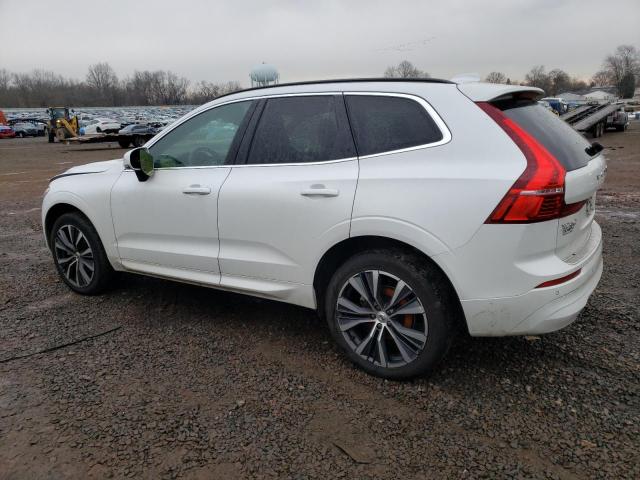 Image 2 of 2022 VOLVO XC60 B5 MOMENTUM 2022 with VIN YV4L12RK1N1077131