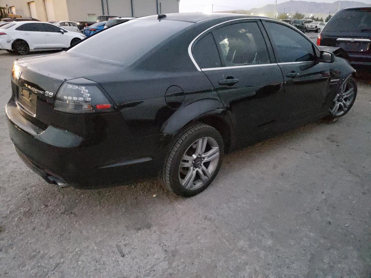 Image 3 of 2008 PONTIAC G8  2008 with VIN 6G2ER57718L123366