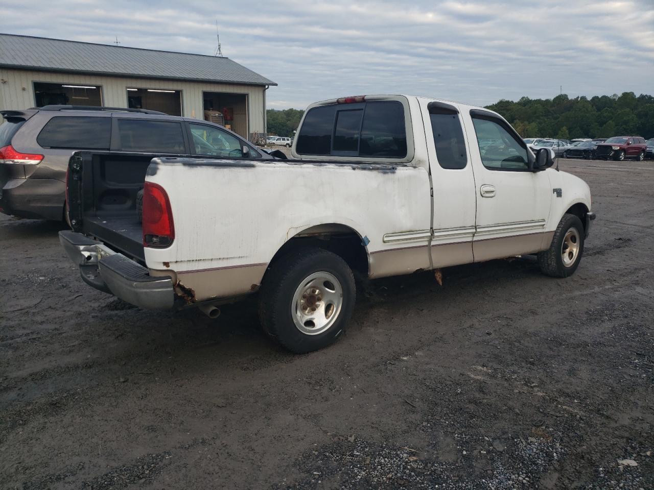 Image 3 of 1998 FORD F150  1998 with VIN 1FTZX1768WNA29096