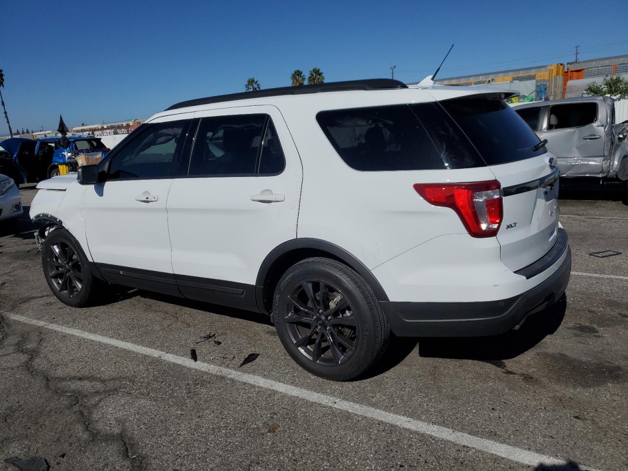 Image 2 of 2019 FORD EXPLORER XLT 2019 with VIN 1FM5K7D83KGA41950