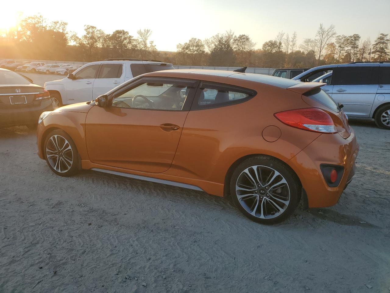 Изображение 2 2016 HYUNDAI VELOSTER TURBO 2016 с VIN KMHTC6AE3GU265091