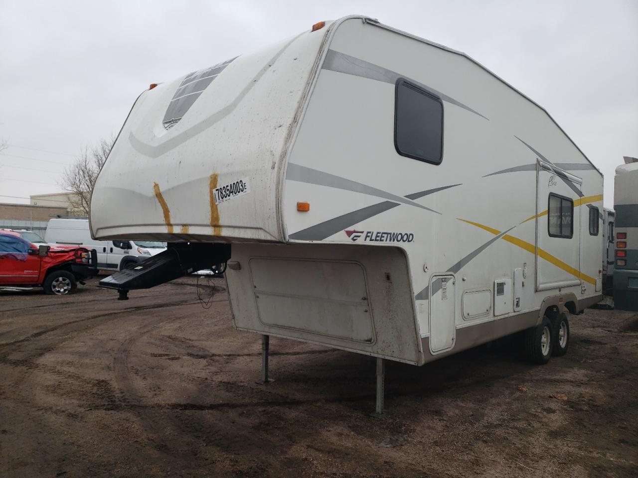 Image 2 of 2005 FTWD MOTORHOME 2005 with VIN 4CF5R252854008211