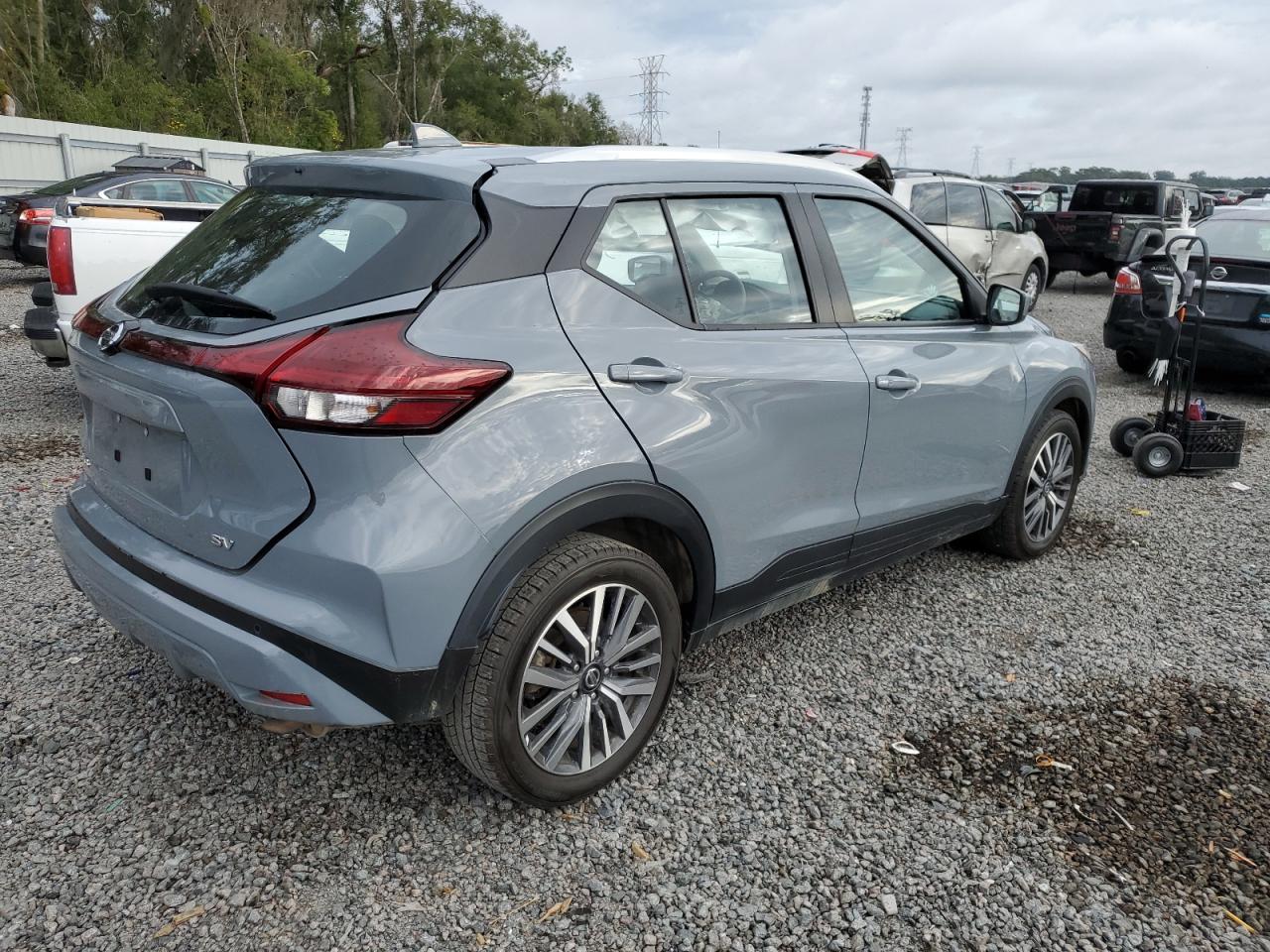 Obraz 3 z 2021 NISSAN KICKS SV 2021 z VIN 3N1CP5CV8ML530144