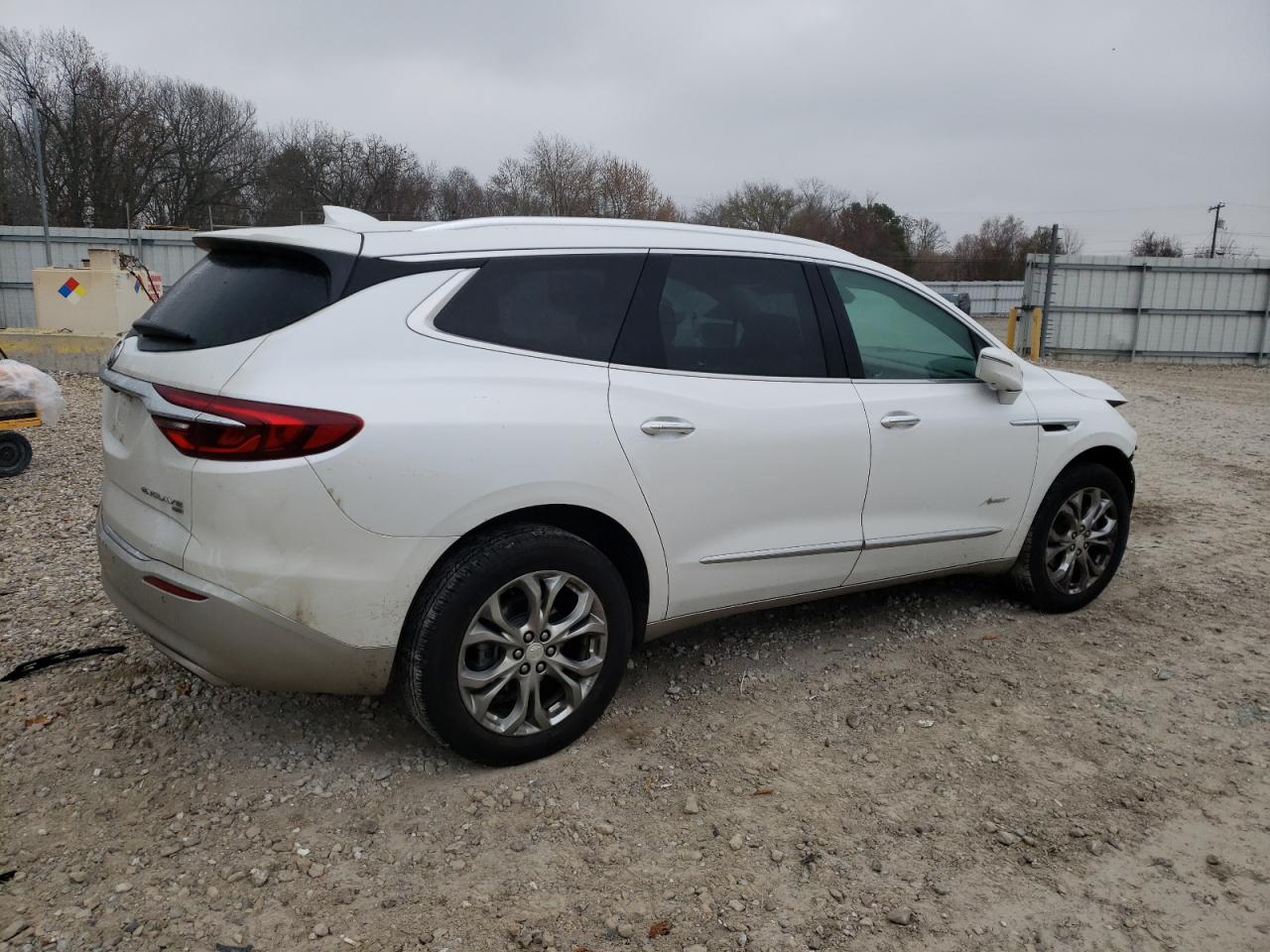 Obraz 3 z 2018 BUICK ENCLAVE AVENIR 2018 z VIN 5GAEVCKW5JJ268548