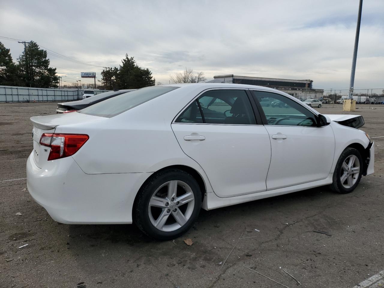 Obraz 3 z 2014 TOYOTA CAMRY L 2014 z VIN 4T1BF1FK7EU842450