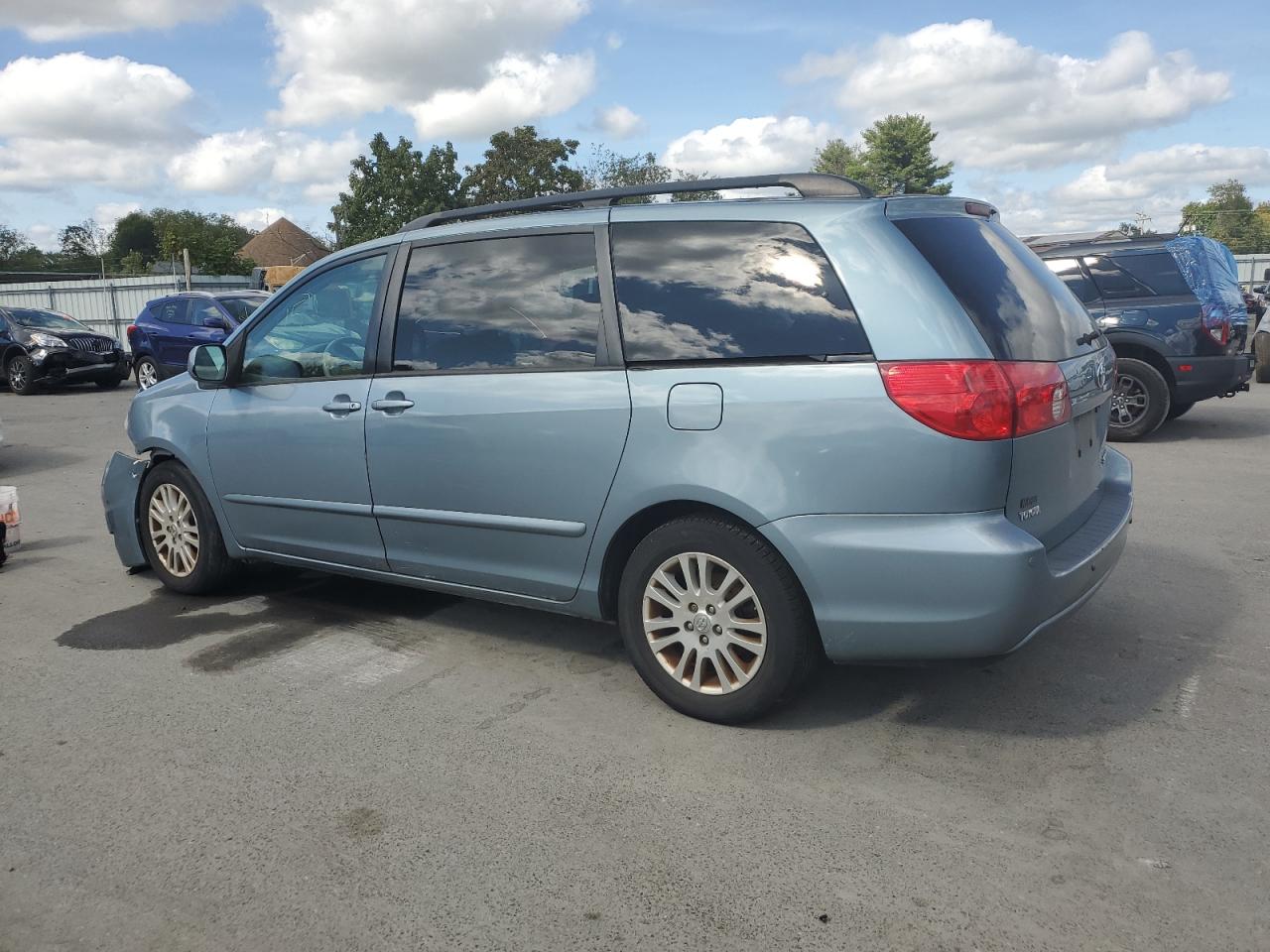 Image 2 of 2008 TOYOTA SIENNA XLE 2008 with VIN 5TDZK22C98S193360