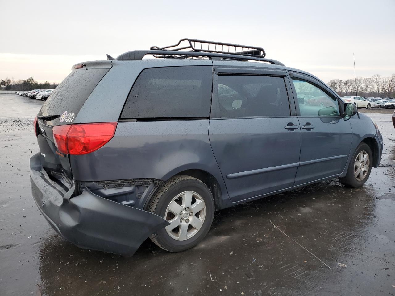 Obraz 3 z 2010 TOYOTA SIENNA CE 2010 z VIN 5TDKK4CC1AS331250