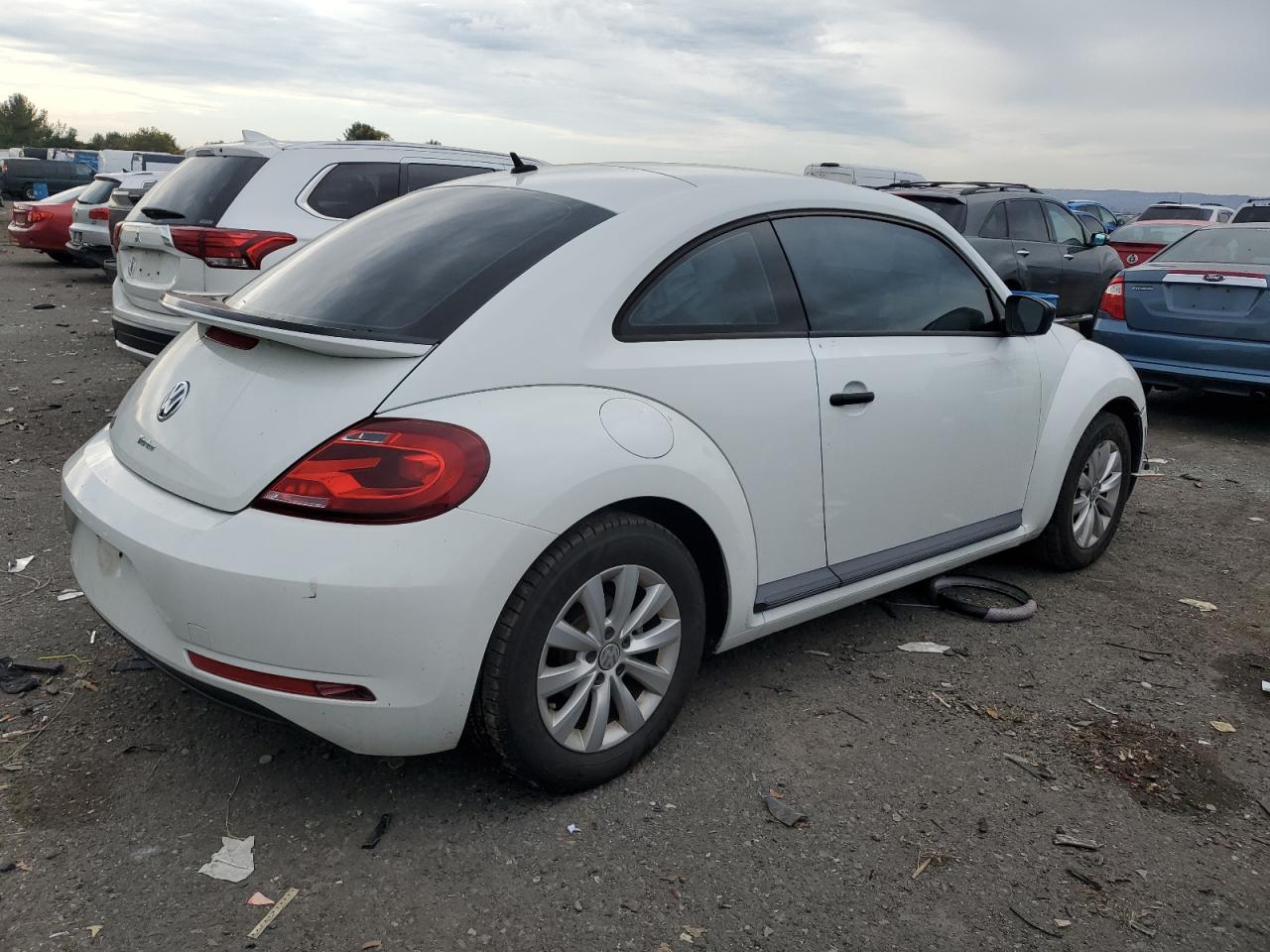 Image 3 of 2018 VOLKSWAGEN BEETLE S 2018 with VIN 3VWFD7AT6JM710726