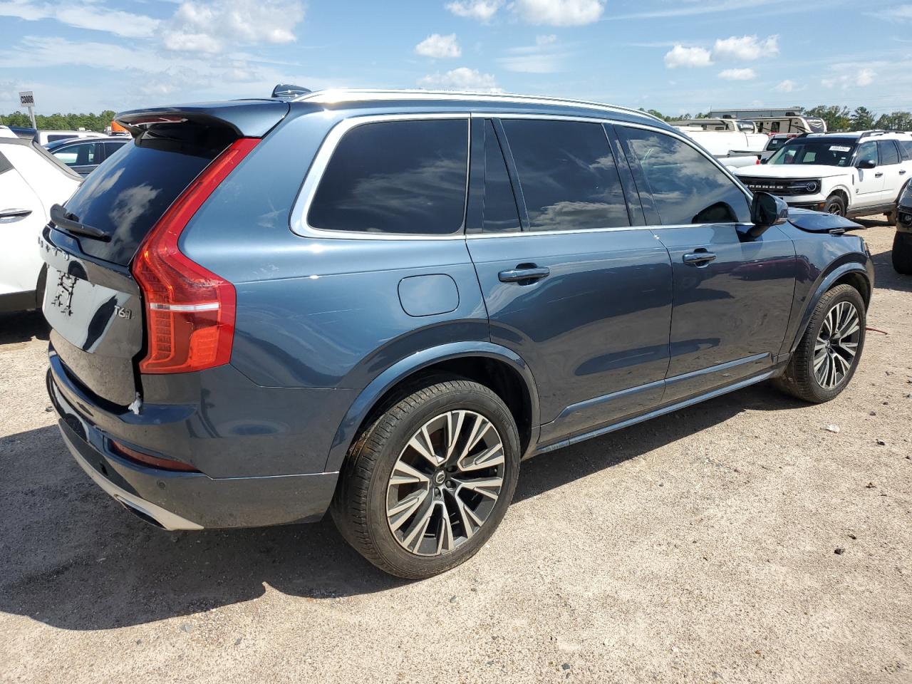 Image 3 of Volvo Xc90 T6 Momentum 2021 with VIN YV4A22PK9M1751354