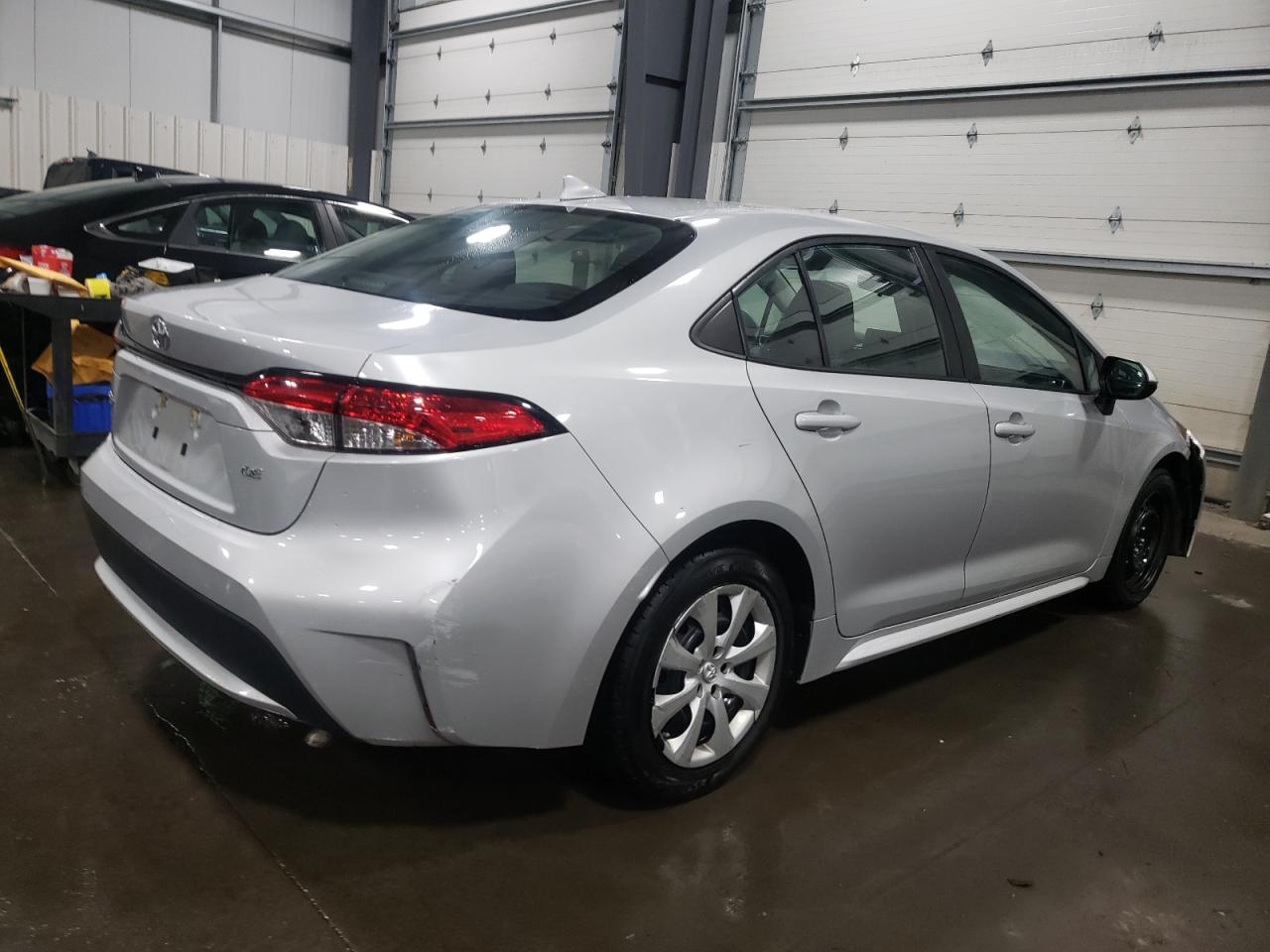 Obraz 3 z 2020 TOYOTA COROLLA LE 2020 z VIN 5YFEPRAE7LP106021