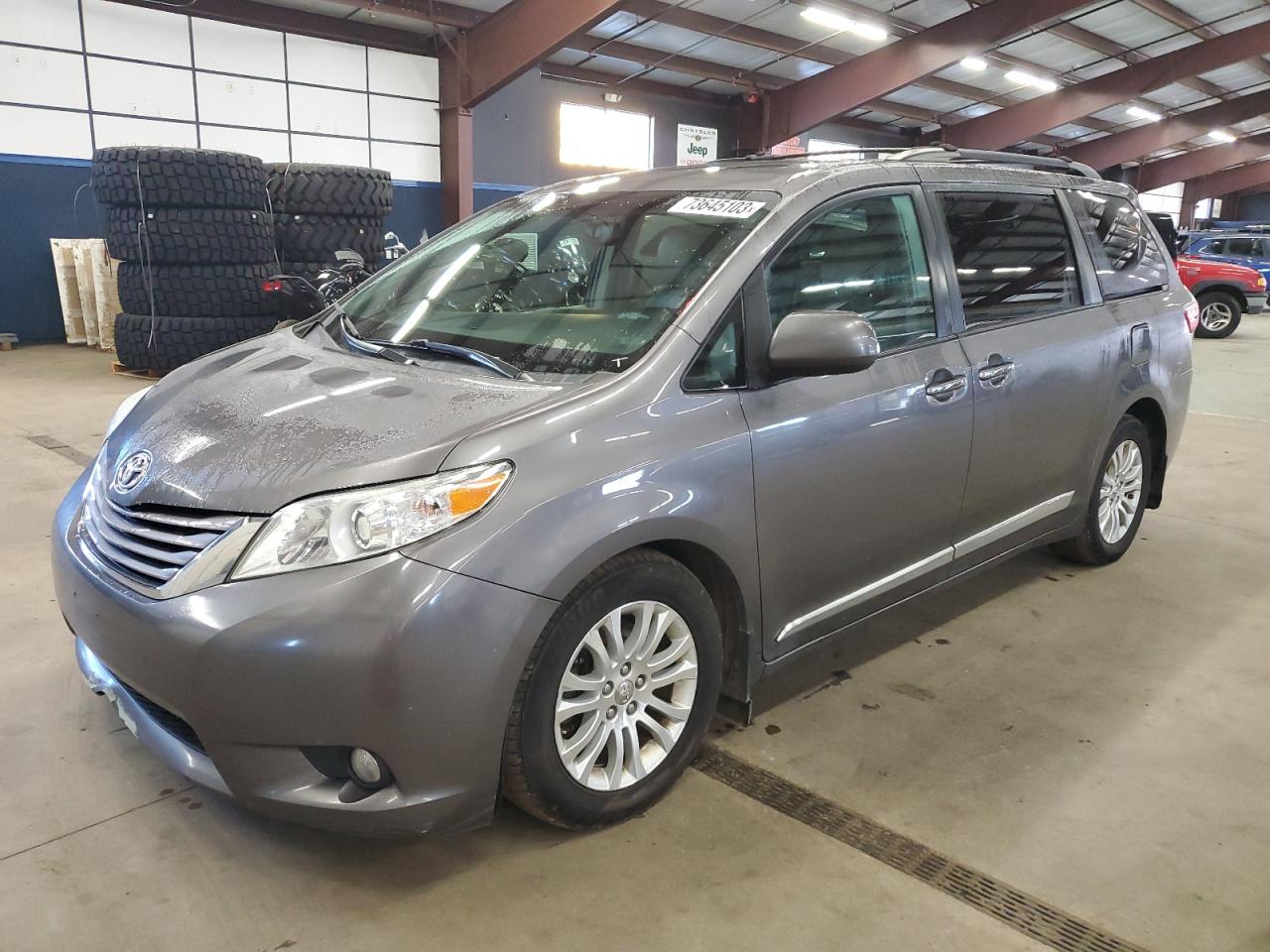 Изображение 2017 TOYOTA SIENNA XLE 2017