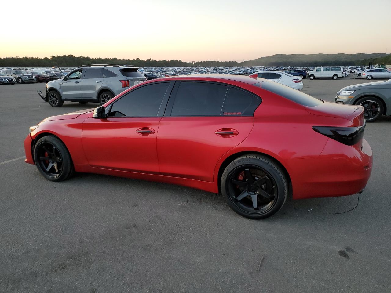 Obraz 2 z 2017 INFINITI Q50 RED SPORT 400 2017 z VIN JN1FV7AR9HM871004