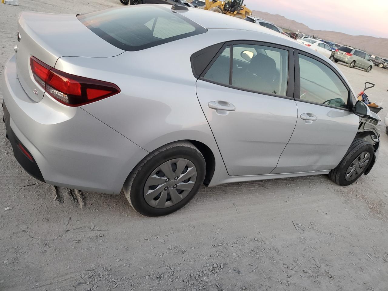 Изображение 3 2020 KIA RIO LX 2020 с VIN 3KPA24AD8LE353170