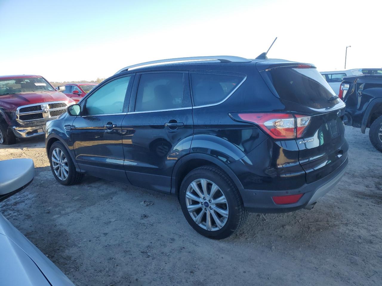Obraz 2 z 2018 FORD ESCAPE TITANIUM 2018 z VIN 1FMCU9J99JUA67012