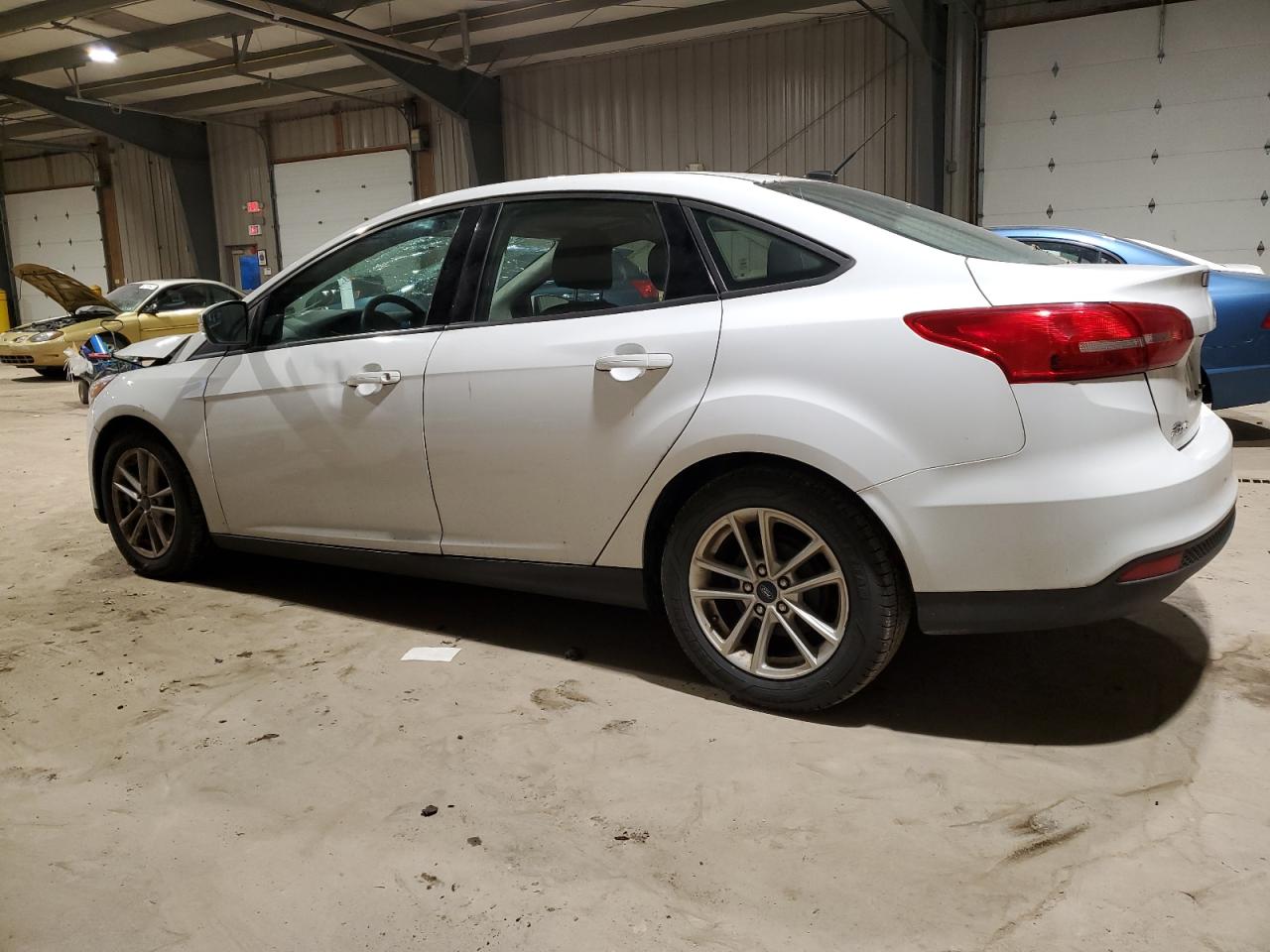 Obraz 2 z 2017 FORD FOCUS SE 2017 z VIN 1FADP3F25HL340042