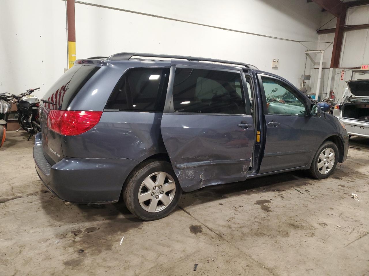 Obraz 3 z 2008 TOYOTA SIENNA XLE 2008 z VIN 5TDZK22C08S151045