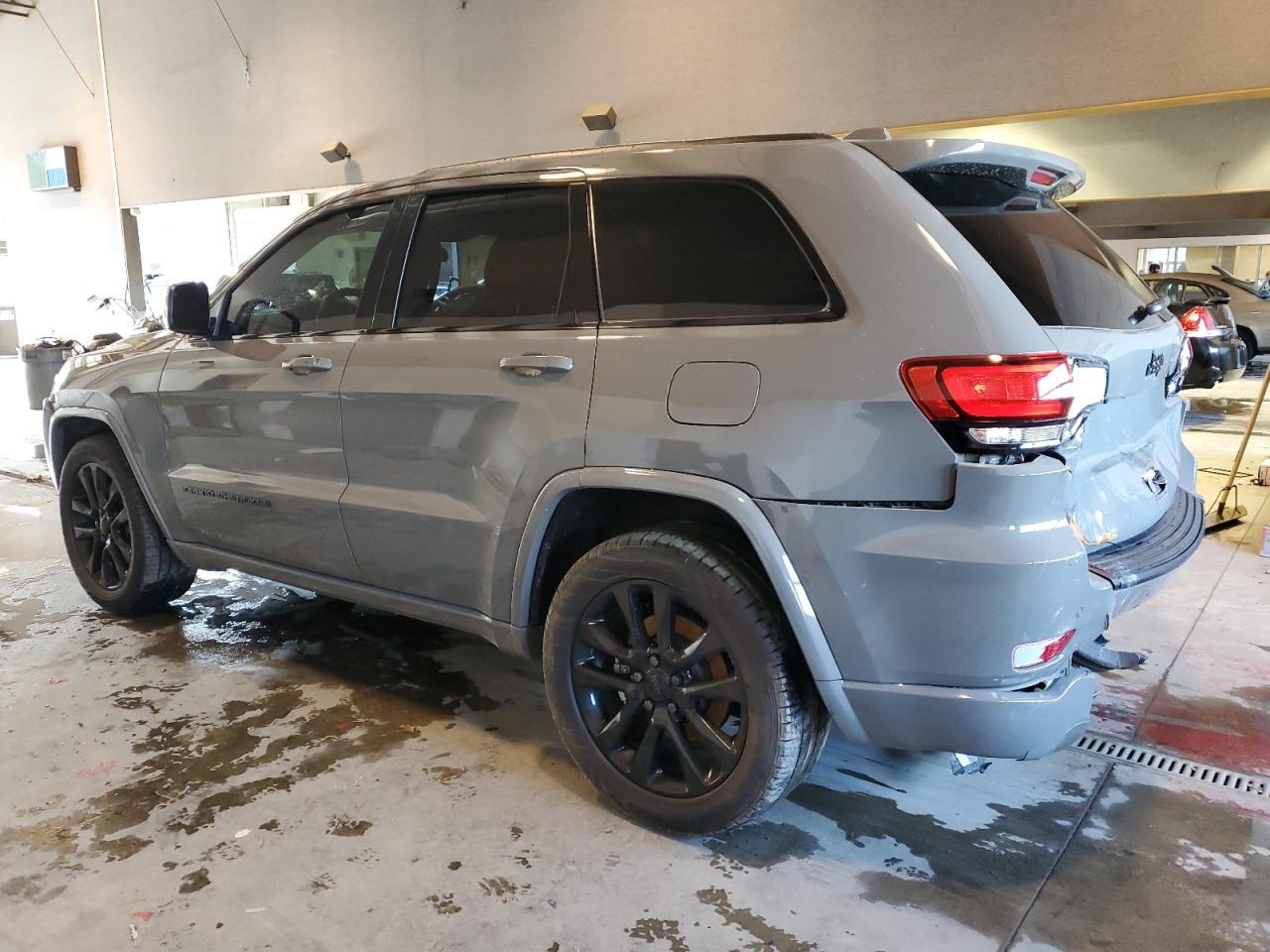 Obraz 2 z 2021 JEEP GRAND CHEROKEE LAREDO 2021 z VIN 1C4RJEAG1MC831170