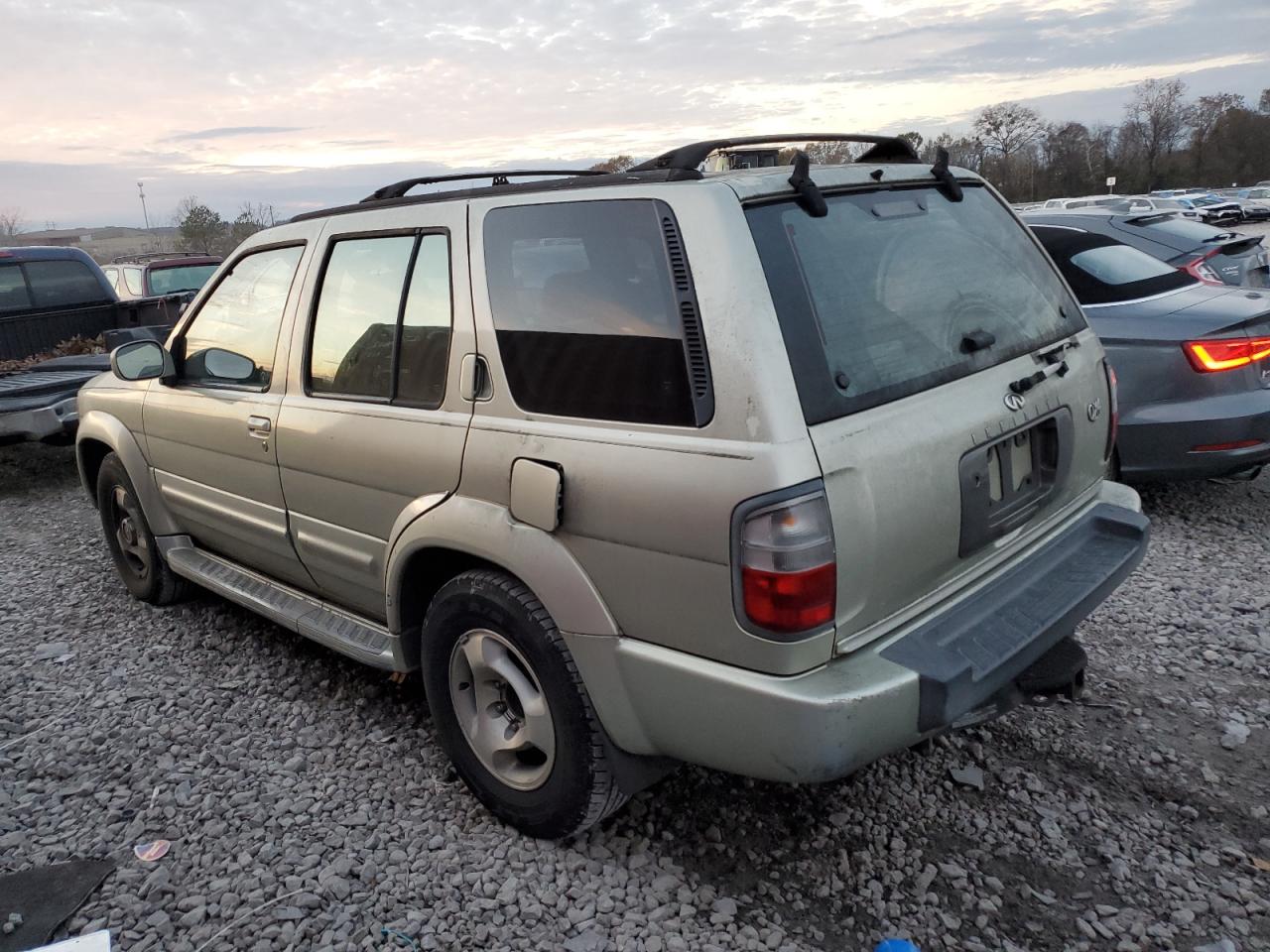 Image 2 of 1998 INFINITI QX4  1998 with VIN JNRAR05Y0WW026063
