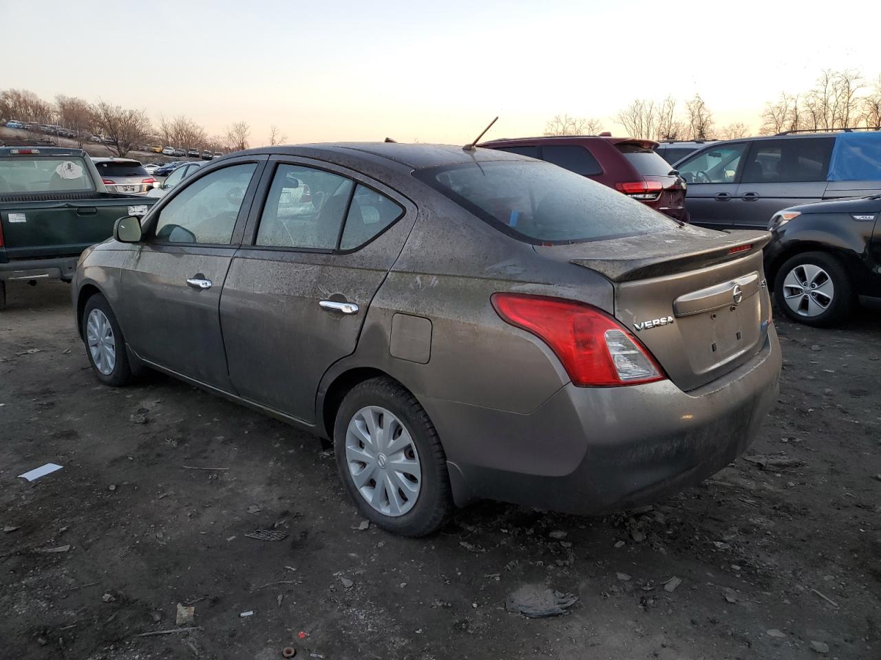 Изображение 2 2013 NISSAN VERSA S 2013 с VIN 3N1CN7AP6DL881379