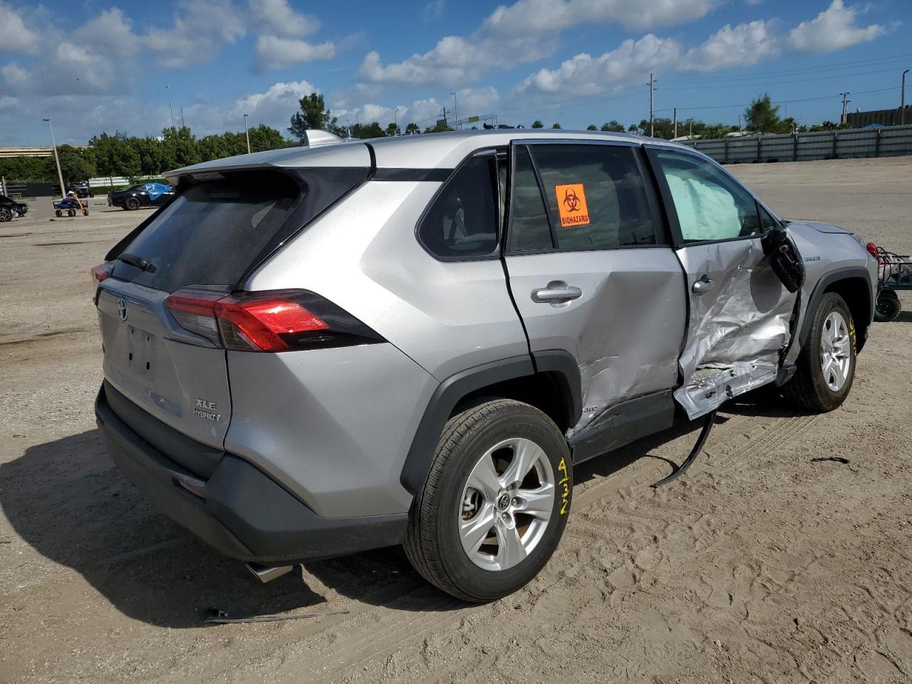 Image 3 of 2021 TOYOTA RAV4 XLE 2021 with VIN 4T3RWRFV7MU028716
