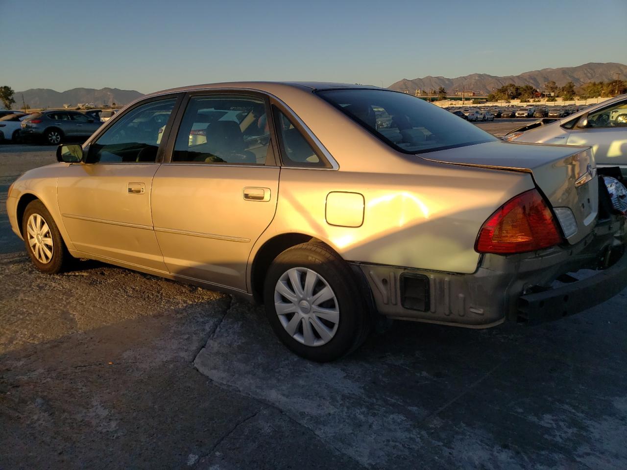 Obraz 2 z 2002 TOYOTA AVALON XL 2002 z VIN 4T1BF28BX2U222920