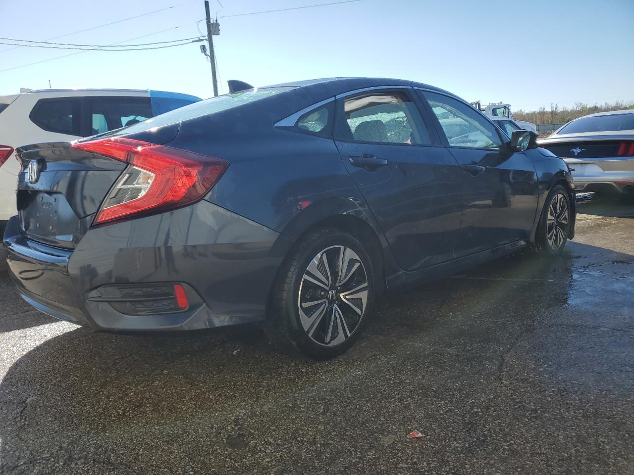 Image 3 of 2018 HONDA CIVIC EX 2018 with VIN JHMFC1F36JX011892