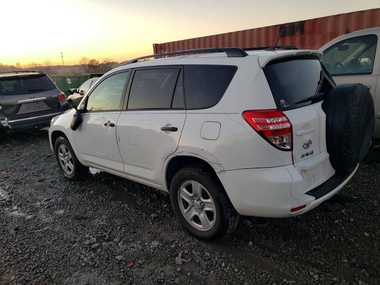 Obraz 2 z 2011 TOYOTA RAV4  2011 z VIN 2T3BF4DVXBW120892