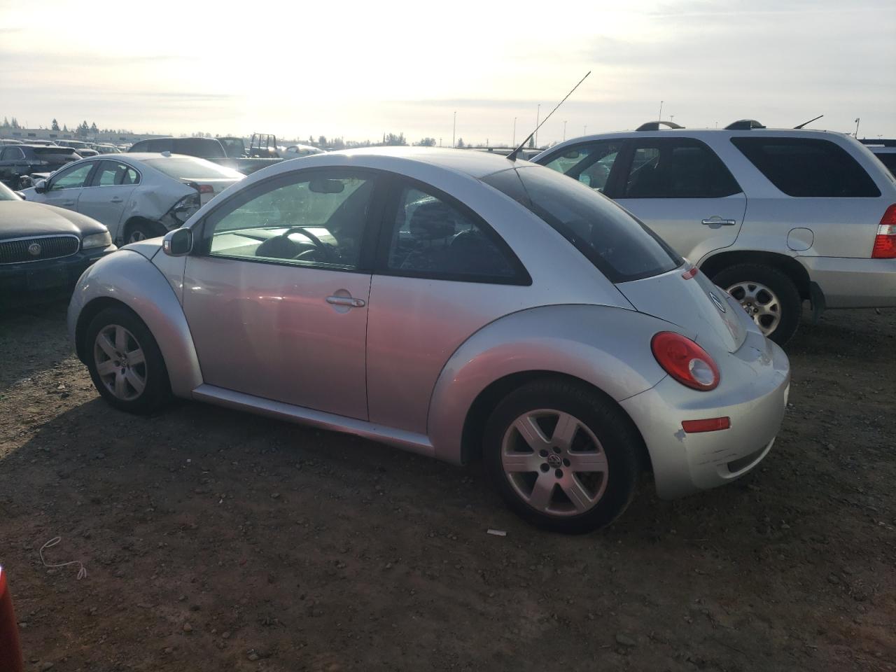 Obraz 2 z 2007 VOLKSWAGEN NEW BEETLE 2.5L 2007 z VIN 3VWPG31C47M514541