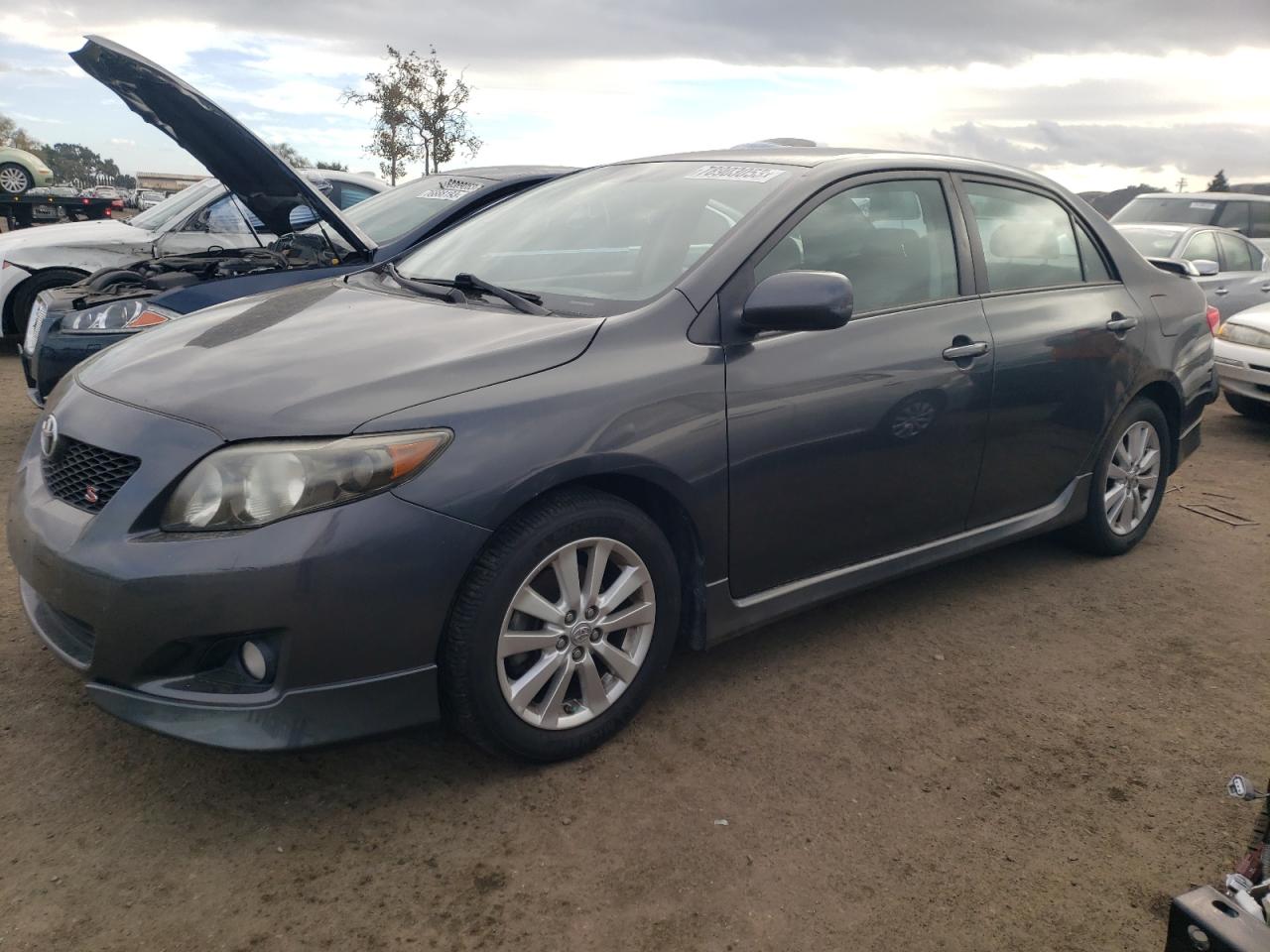 Obraz 1 z 2010 TOYOTA COROLLA BASE 2010 z VIN 1NXBU4EE6AZ347413