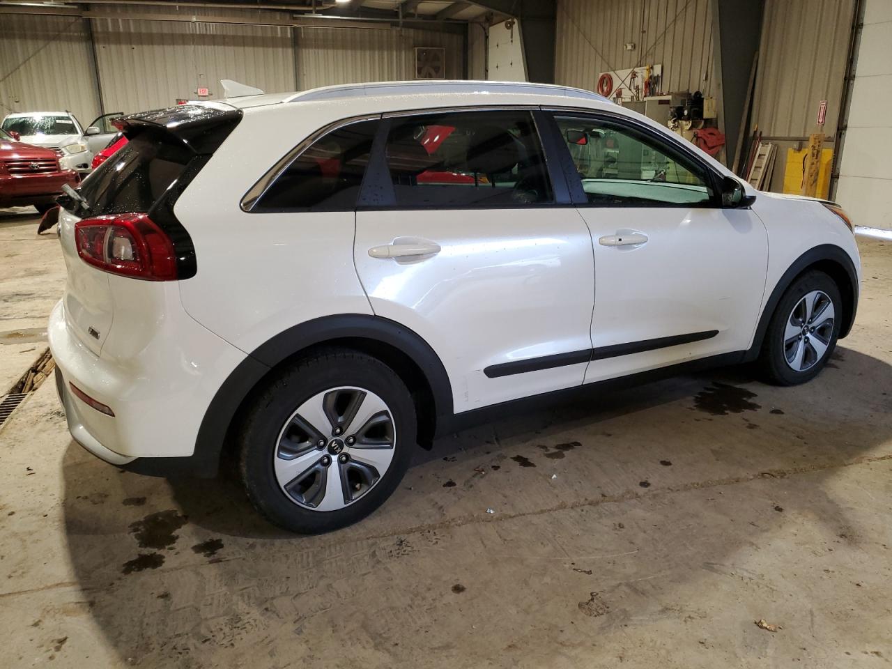 Obraz 3 z 2018 KIA NIRO FE 2018 z VIN KNDCB3LC8J5188432