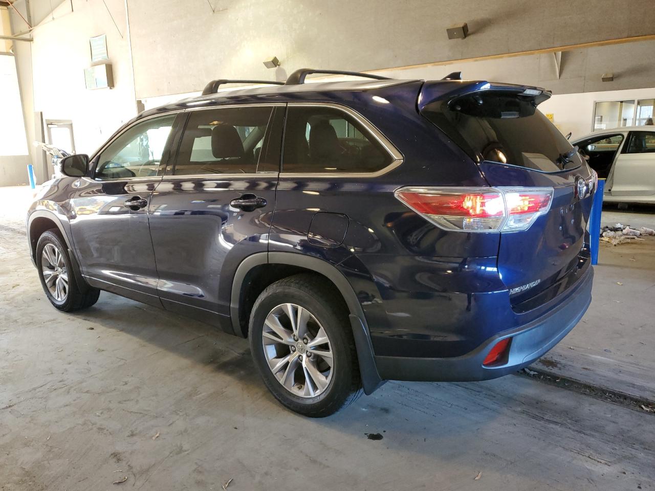 Obraz 2 z 2014 TOYOTA HIGHLANDER XLE 2014 z VIN 5TDJKRFHXES051459