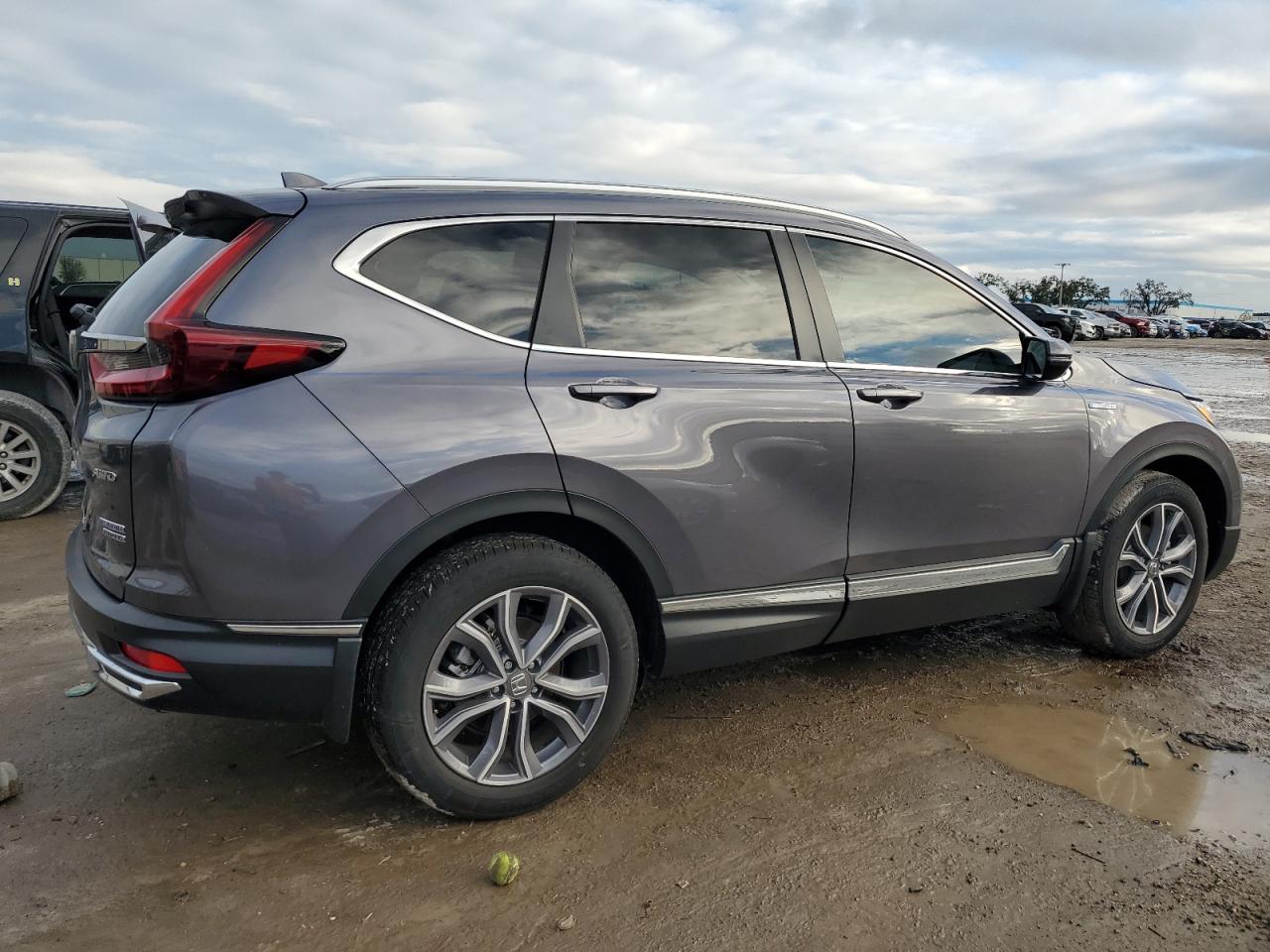 Image 3 of 2022 HONDA CR-V TOURING 2022 with VIN 5J6RT6H90NL025582