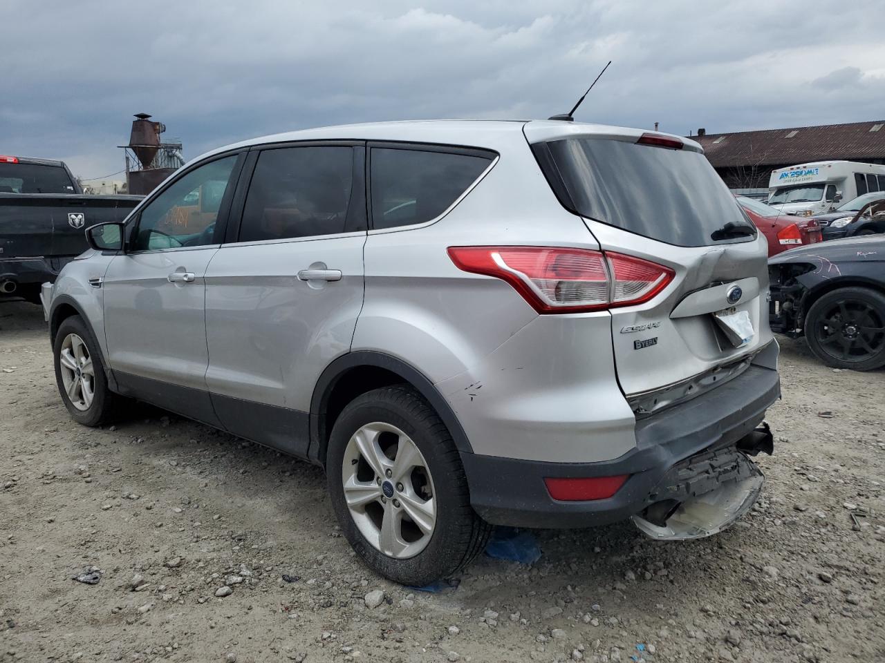 Изображение 2 2016 FORD ESCAPE SE 2016 с VIN 1FMCU9GXXGUB80952