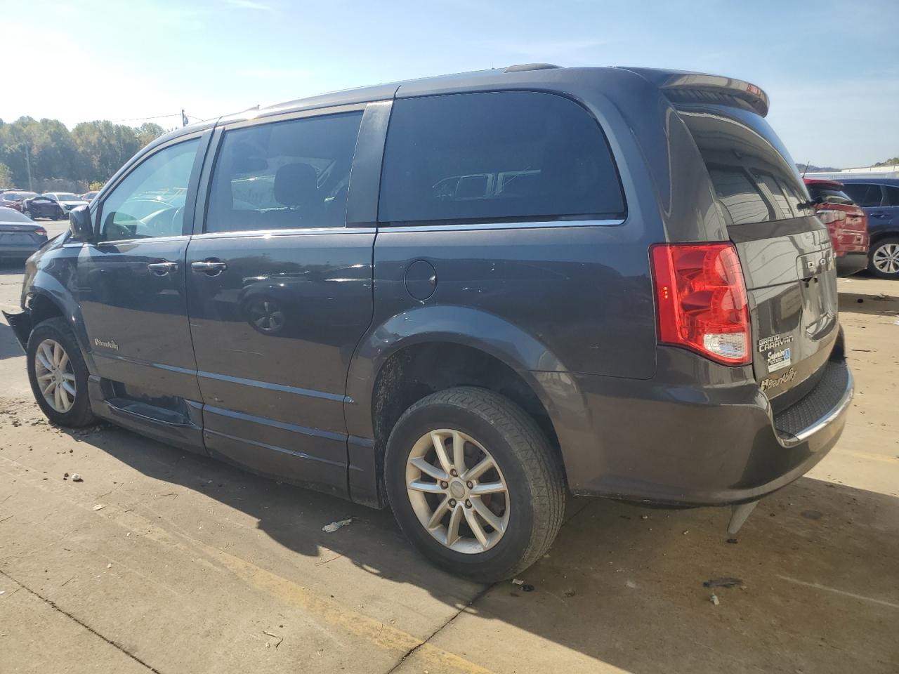 Изображение 2 2019 DODGE GRAND CARAVAN SXT 2019 с VIN 2C4RDGCG4KR527920