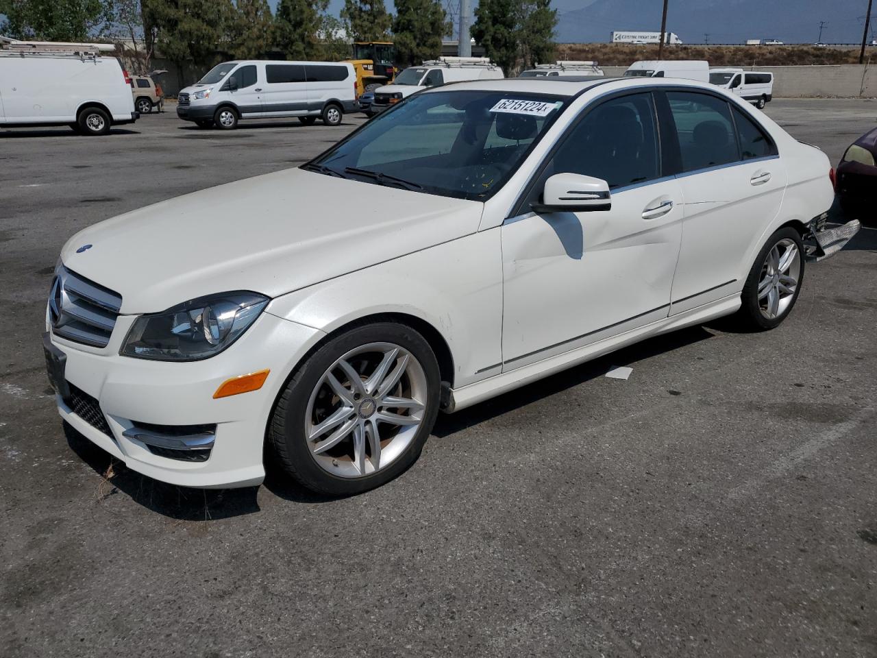 Obraz 1 z 2013 MERCEDES-BENZ C 250 2013 z VIN WDDGF4HB1DR270596