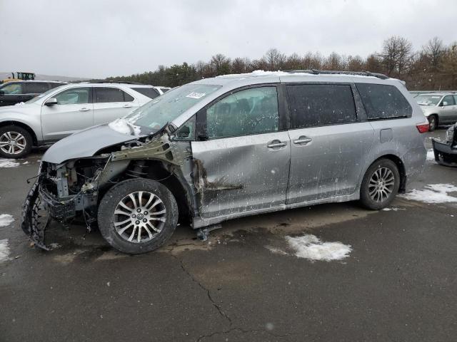 Image 1 of 2018 TOYOTA SIENNA XLE 2018 with VIN 5TDYZ3DC3JS944226