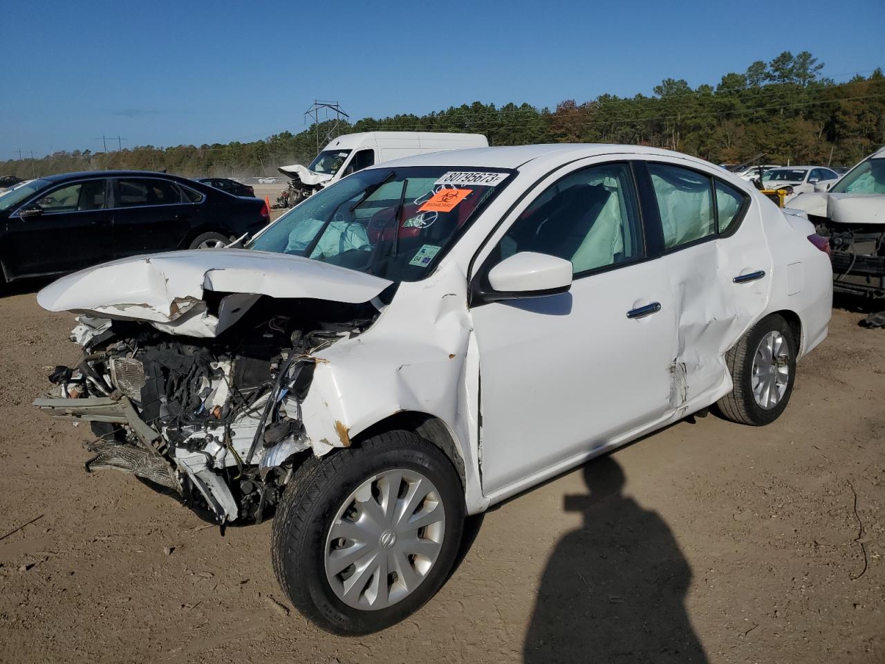 Изображение 1 2019 NISSAN VERSA S 2019 с VIN 3N1CN7AP7KL852471