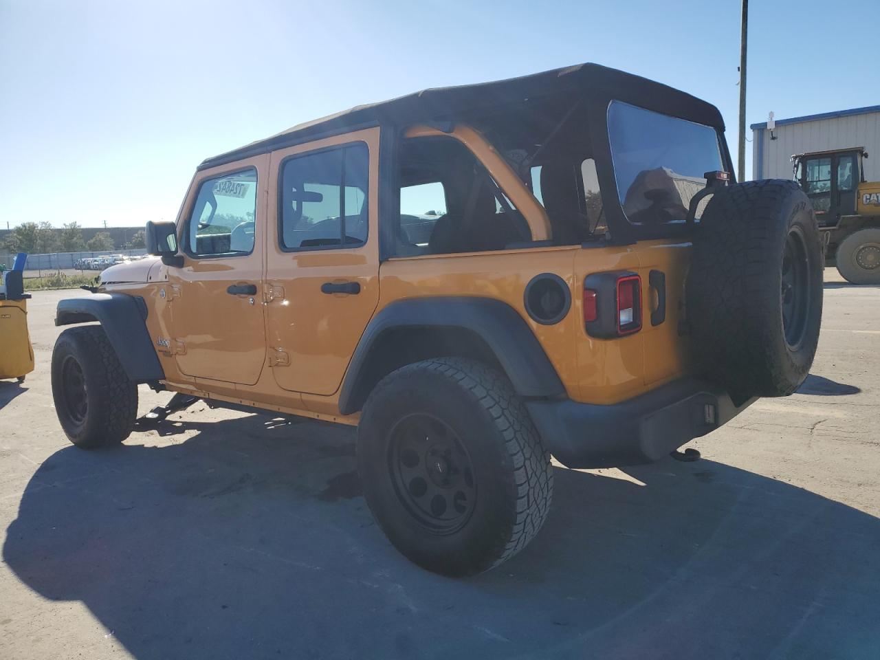 Изображение 2 2021 JEEP WRANGLER UNLIMITED SPORT 2021 с VIN 1C4HJXDN8MW618555