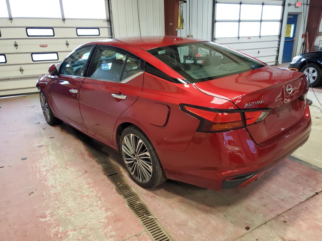 Изображение 2 2023 NISSAN ALTIMA SL 2023 с VIN 1N4BL4EV7PN354113