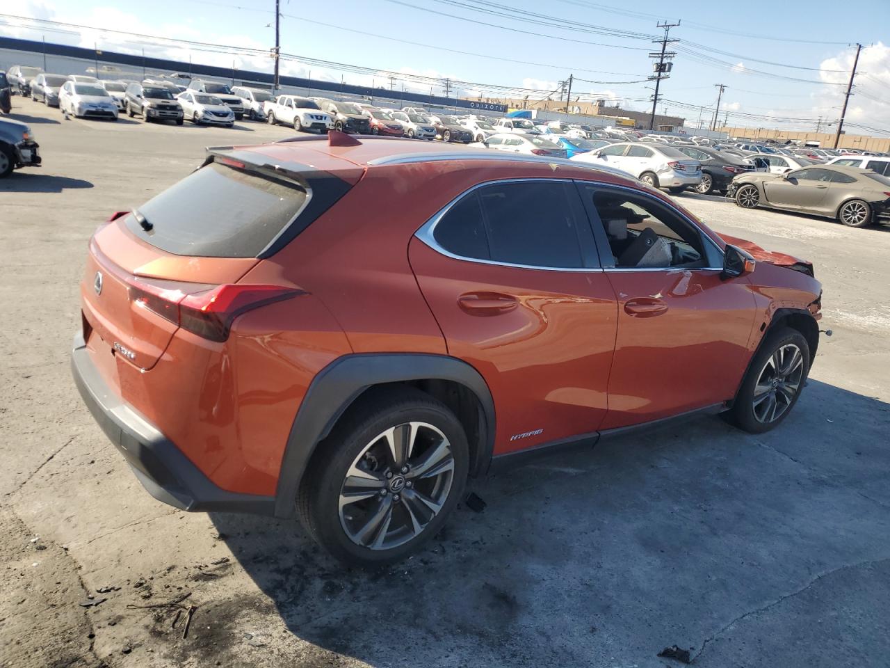 Obraz 3 z 2019 LEXUS UX 250H 2019 z VIN JTHU9JBH5K2014255