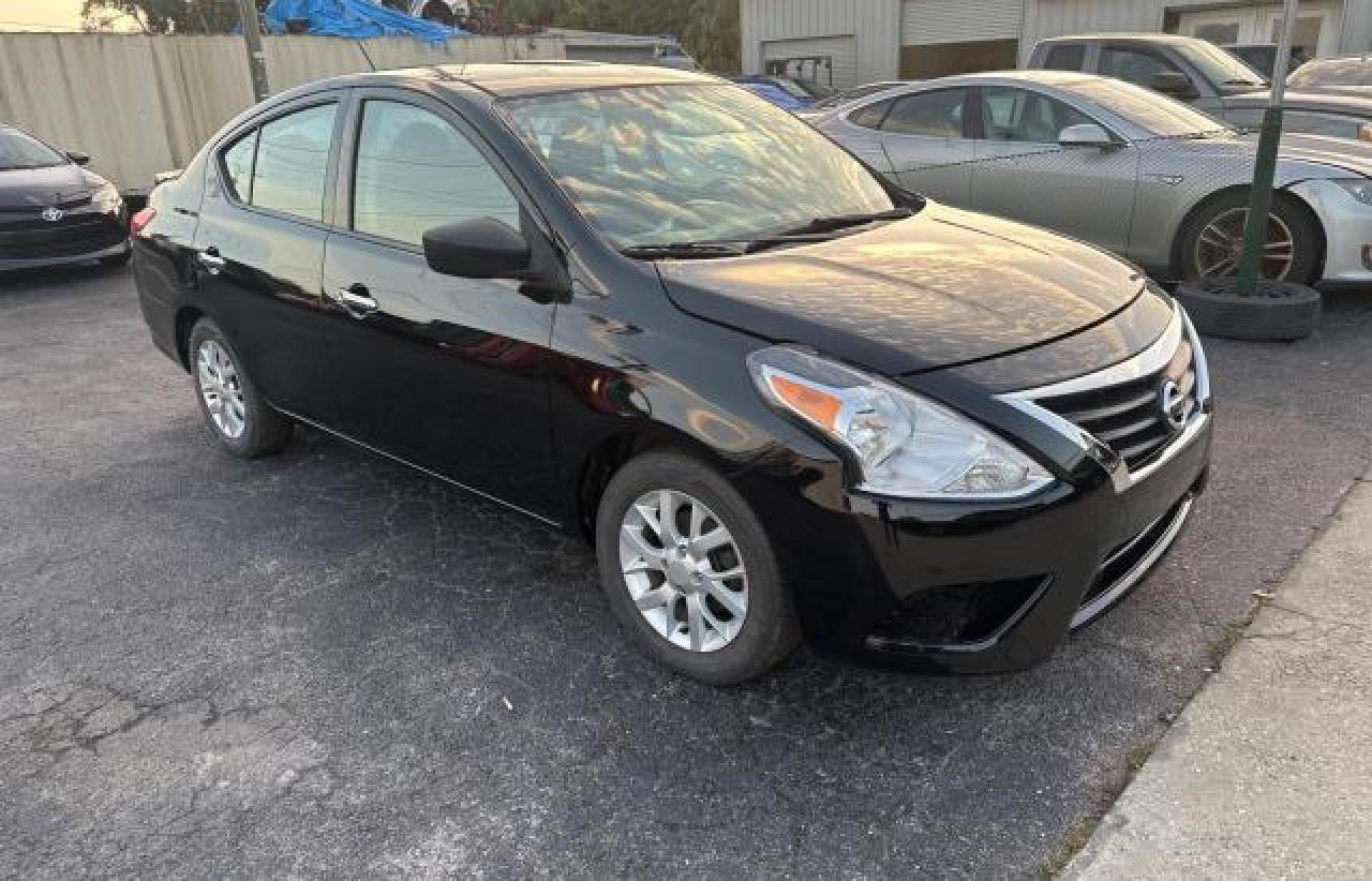 Obraz 1 z 2017 NISSAN VERSA S 2017 z VIN 3N1CN7APXHL879088