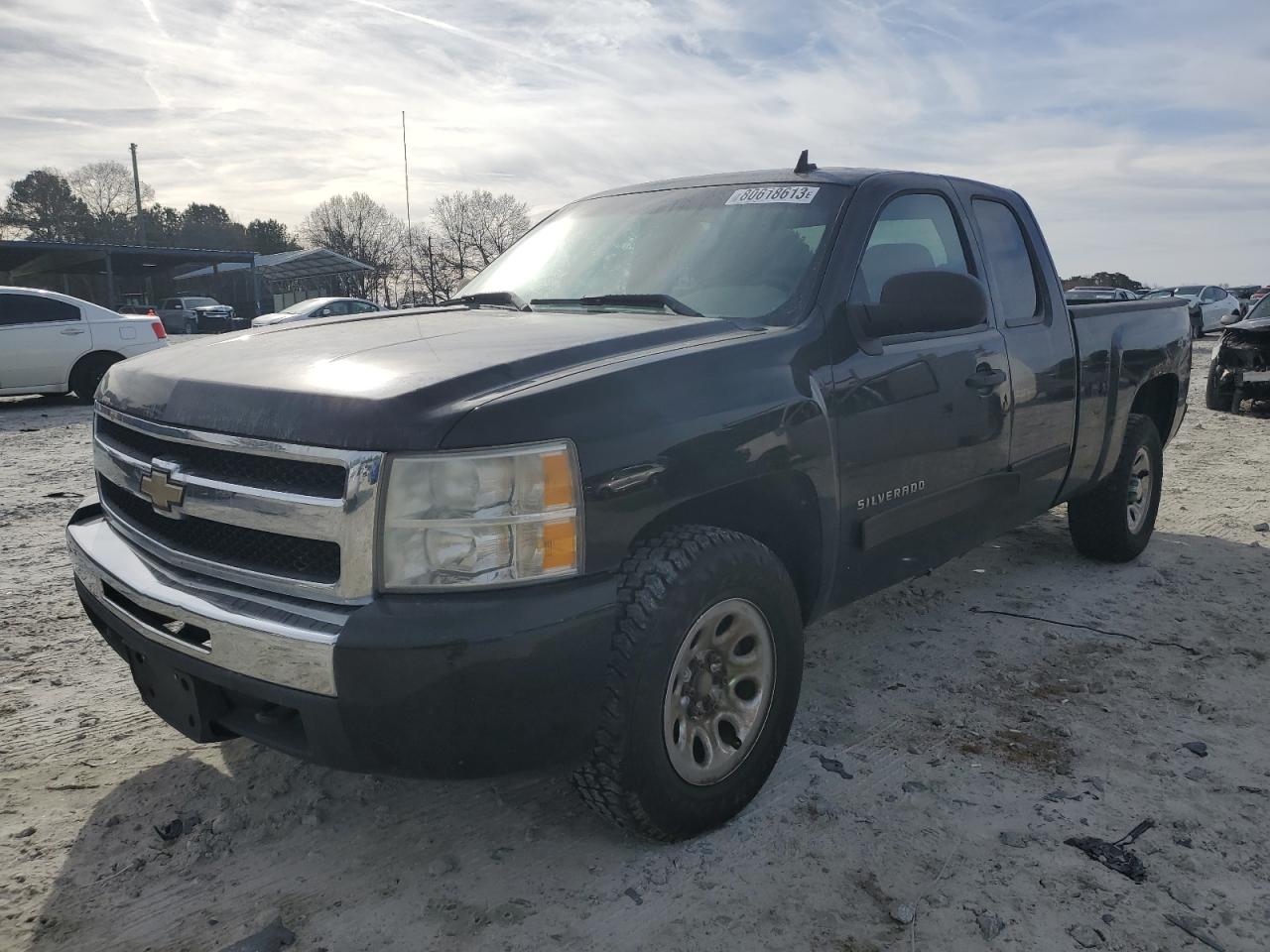 Image 1 of 2011 CHEVROLET SILVERADO K1500 LS 2011 with VIN 1GCRKREA1BZ124123