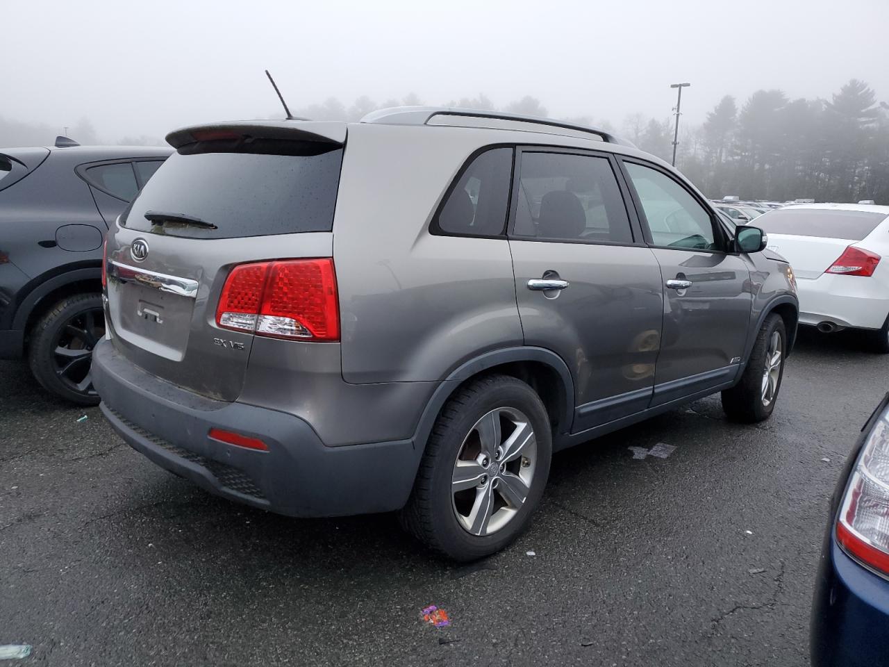 Image 3 of 2012 KIA SORENTO EX 2012 with VIN 5XYKUDA20CG187629