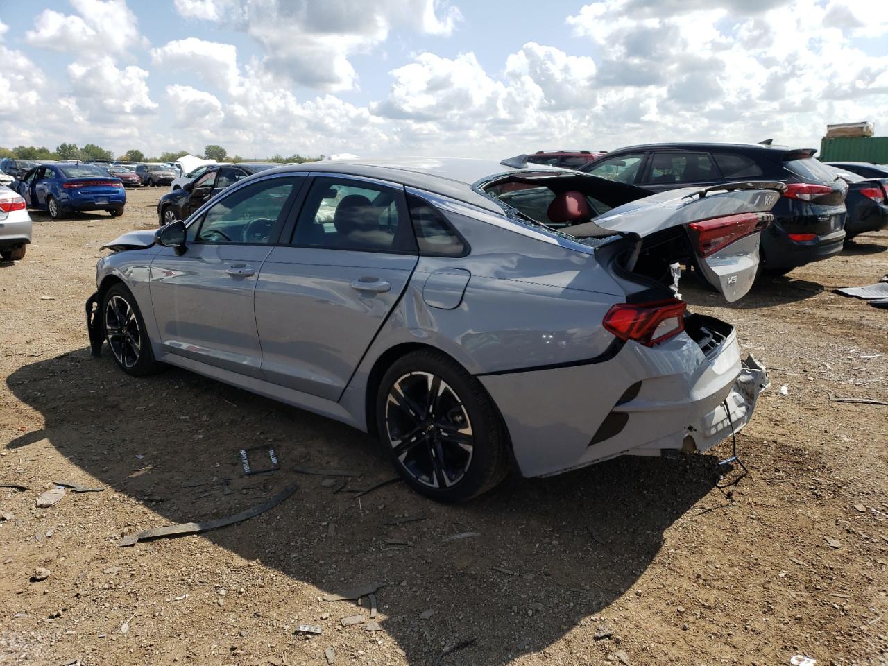 Изображение 2 2023 KIA K5 GT LINE 2023 с VIN 5XXG64J26PG179402