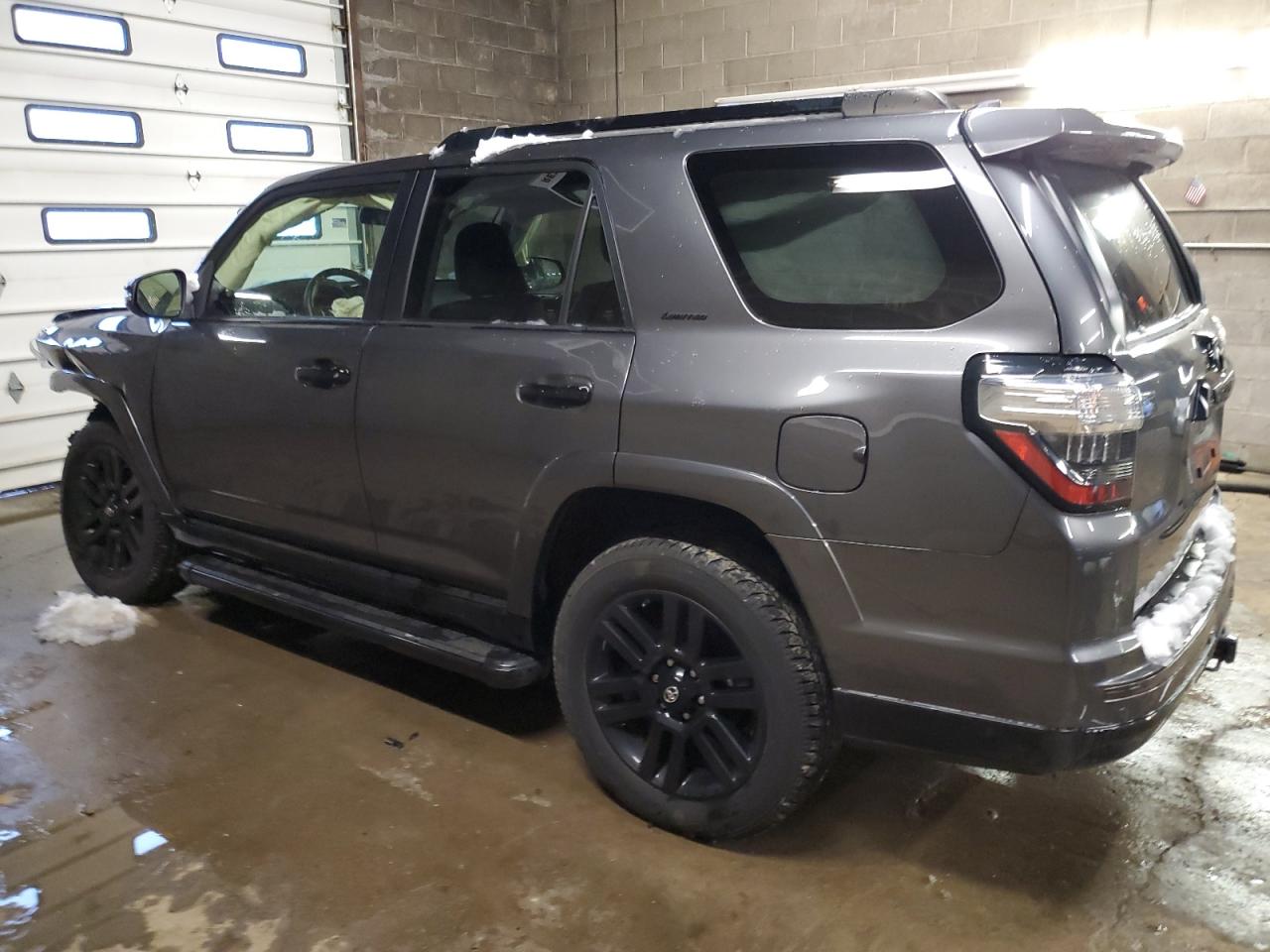 Изображение 2 2020 TOYOTA 4RUNNER SR5/SR5 PREMIUM 2020 с VIN JTEBU5JR7L5781433